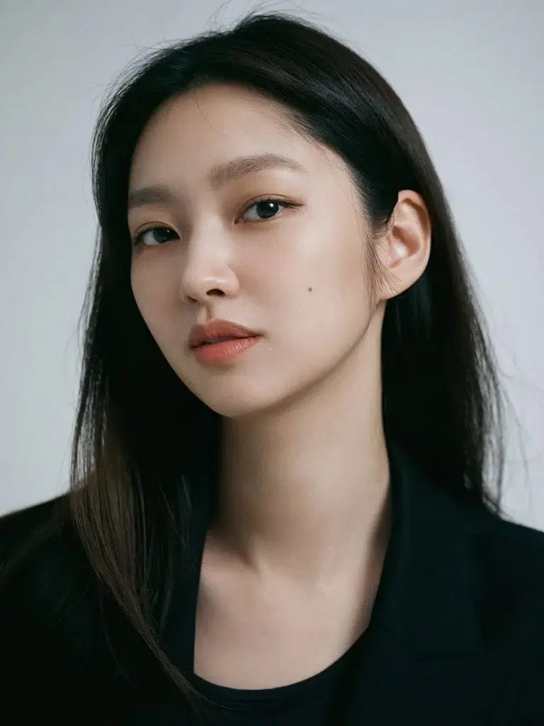 Choi Yu-Hwa Biography: Wiki, Age, Career, Height, Weight, Boyfriend, Net Worth & More